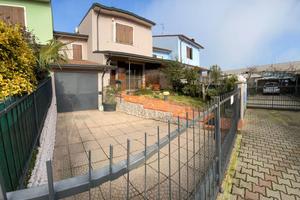 Villa a schiera Monte Cremasco [MON 230VRG]