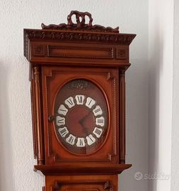 orologio a pendolo a colonna