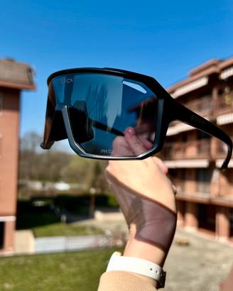 Occhiali con lenti fotocromatiche e custodia nuovi