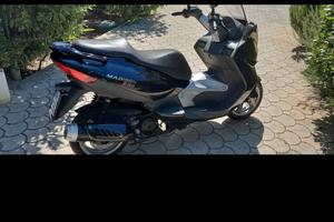 ScambioScooterone Malaguti madison 150 come nuovo 