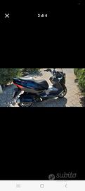 ScambioScooterone Malaguti madison 150 come nuovo 