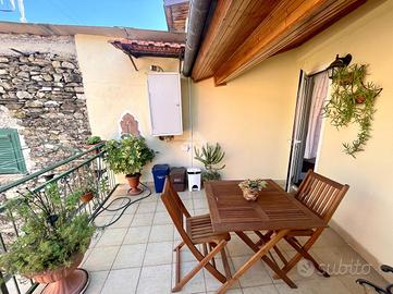 CASA SEMINDIPENDENTE A PONTEDASSIO