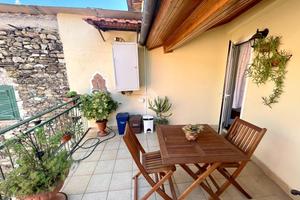 CASA SEMINDIPENDENTE A PONTEDASSIO