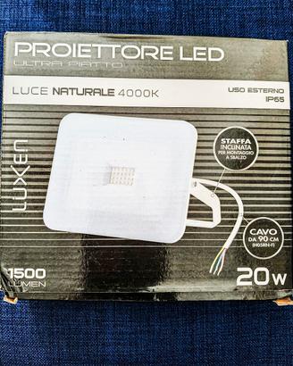Faro a led da 1500 lm