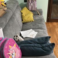 Divano poltrone sofà con scrivania e sedia gaming