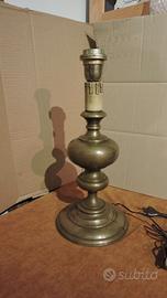 Lampada in ottone pieno
