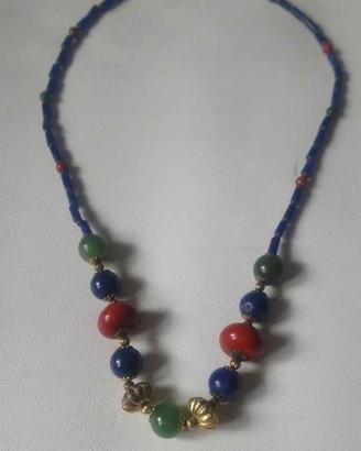 Collana in bigiotteria con pietre dure