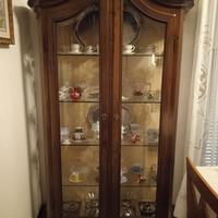 Vetrina il legno massiccio