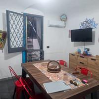 Grazioso 3 vani con terrazzino zona Montalbo