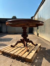 Tavolo rotondo in legno