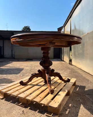 Tavolo rotondo in legno