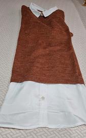 Maglia color mattone con bordi e colletto 