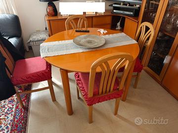 Sala da pranzo in legno semilucido
