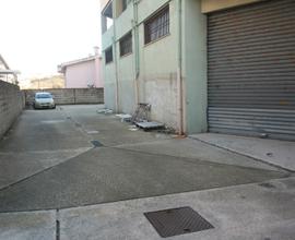Ampio locale con cortile