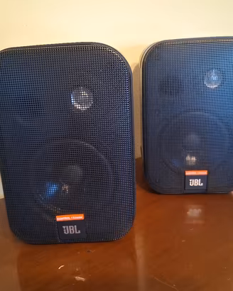 diffusori monitor jbl control one extrem. 