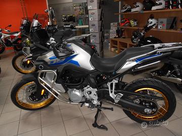 Voge Valico 900