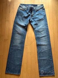 Jeans Diesel modello Viker W31 L34