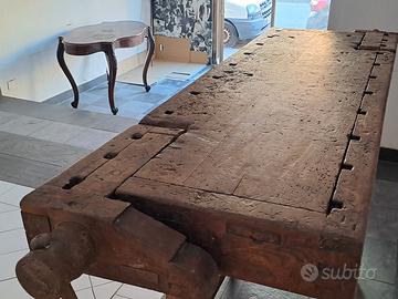 vecchio banco da intagliatore