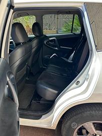 RAV 4