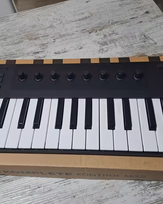 Native Instruments Komplete M32 | Tastiera MIDI