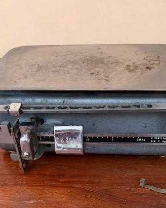 Bilancia vintage da banco a stadera 21 kg