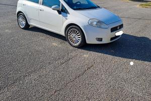Fiat grande punto 1.3mtj 5 porte neopatentati