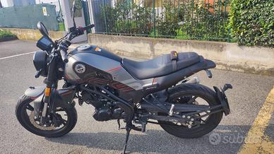 Moto Benelli Leoncino 125