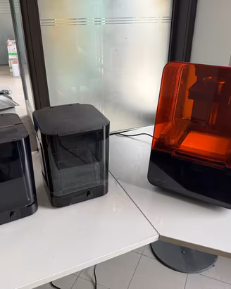 Formlabs Form 3+ completa di unità Cure e Wash