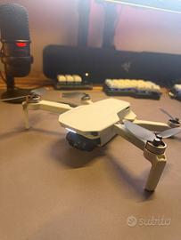 DJI Mini 2 SE Fly More Combo Drone con fotocamera