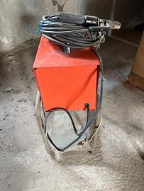 saldatrice elettrica ad arco a elettrodi