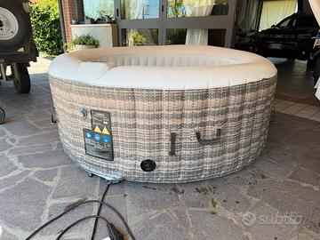 Piscina idromassaggio gonfiabile