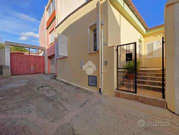 CASA SEMINDIPENDENTE A VILLAPUTZU