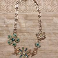 Collana con pietre verdi 