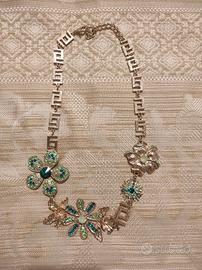 Collana con pietre verdi 