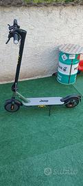 Monopattino elettrico jeep 