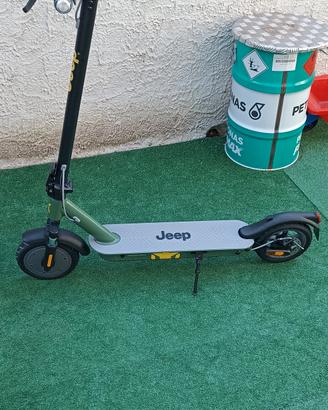 Monopattino elettrico jeep 