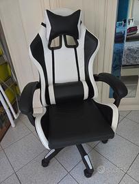 sedia gaming in pelle nera bianca