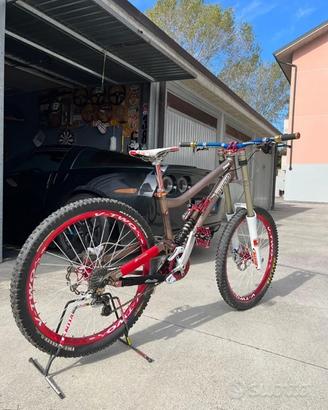 Bici downhill sunn radical