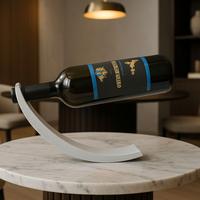 Stand moderno per bottiglie di vino