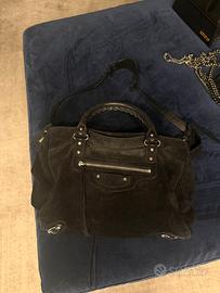 Balenciaga City in camoscio