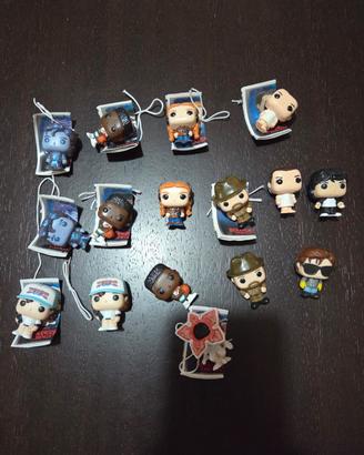 Serie Kinder Joy Stranger Things completi di cordi