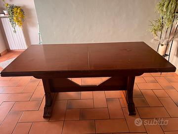 Tavolo in legno allungabile