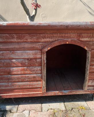 Cuccia in legno per cane