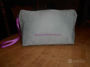 BEAUTY CASE MANDARINA DUCK.