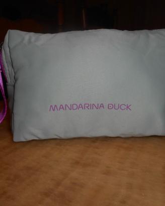 BEAUTY CASE MANDARINA DUCK.