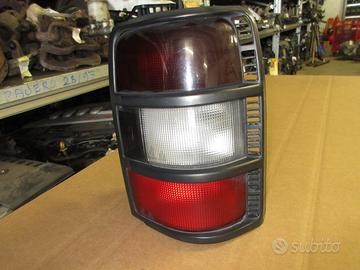 Fanale posteriore destro MITSUBISHI PAJERO del 199