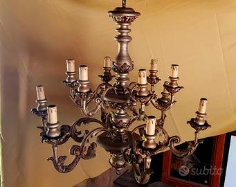 Lampadario antico per saloni in legno 