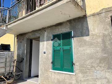 4 LOCALI A PODENZANA