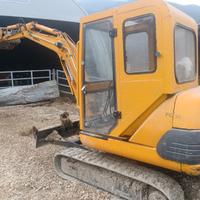 scavatore Komatsu bc30