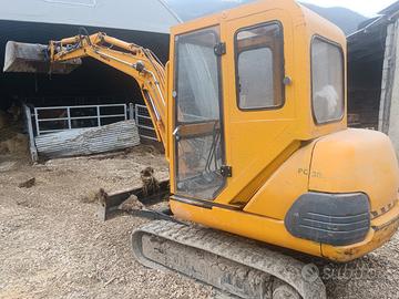 scavatore Komatsu bc30